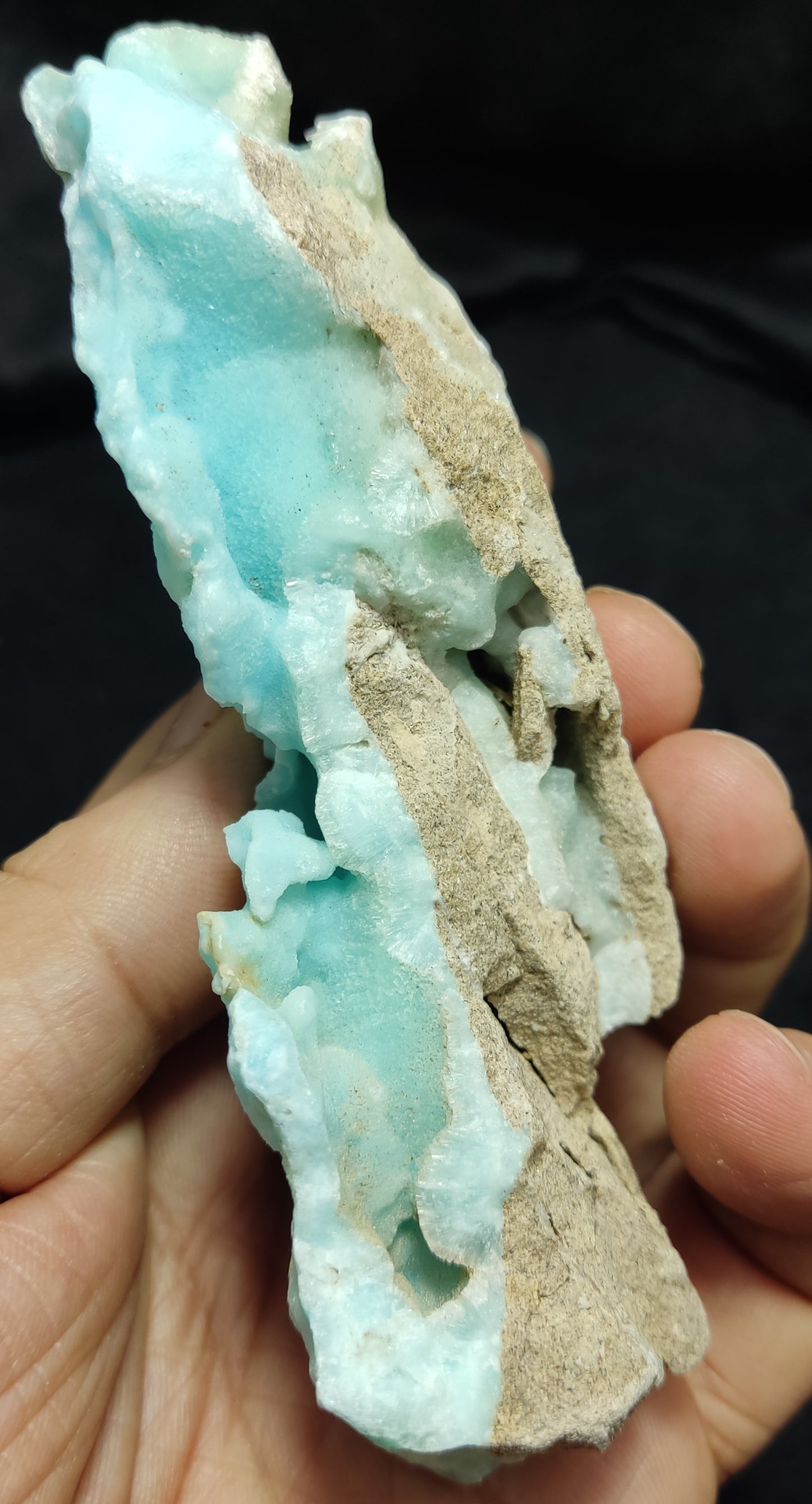 Natural blue aragonite specimen 237 grans