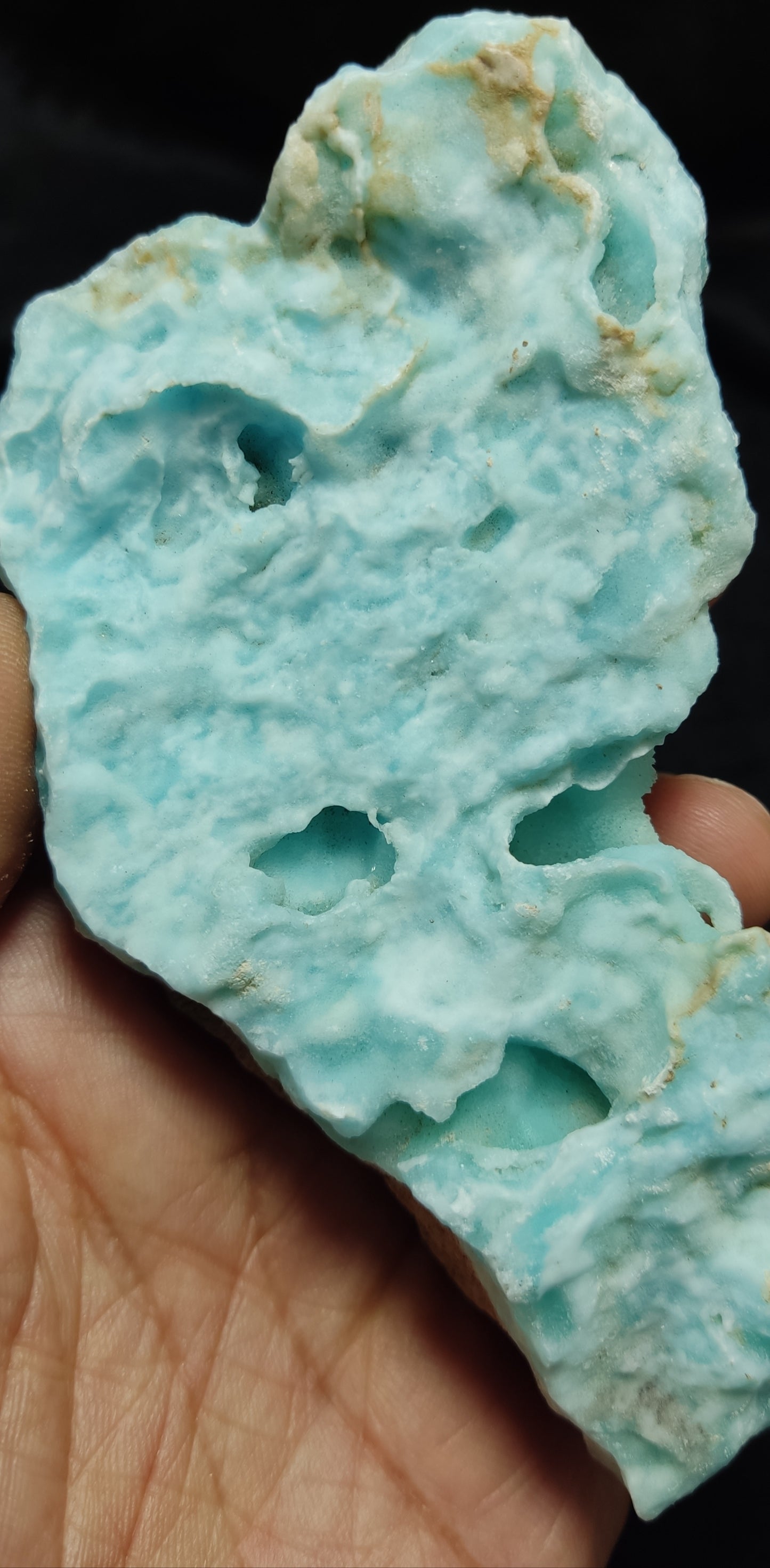 Natural blue aragonite specimen 237 grans