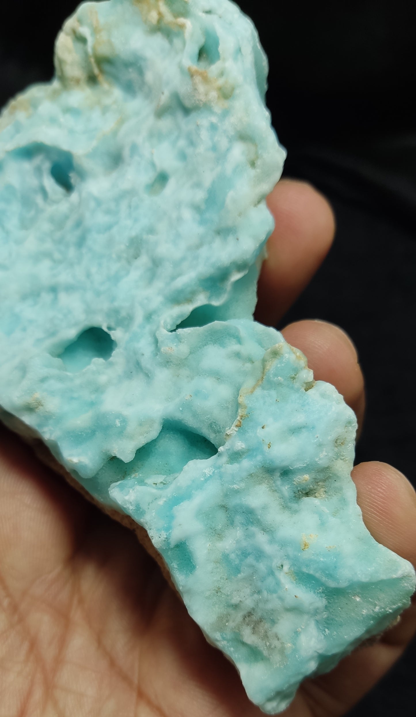 Natural blue aragonite specimen 237 grans