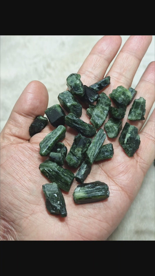 100 grams diopside crystals collection