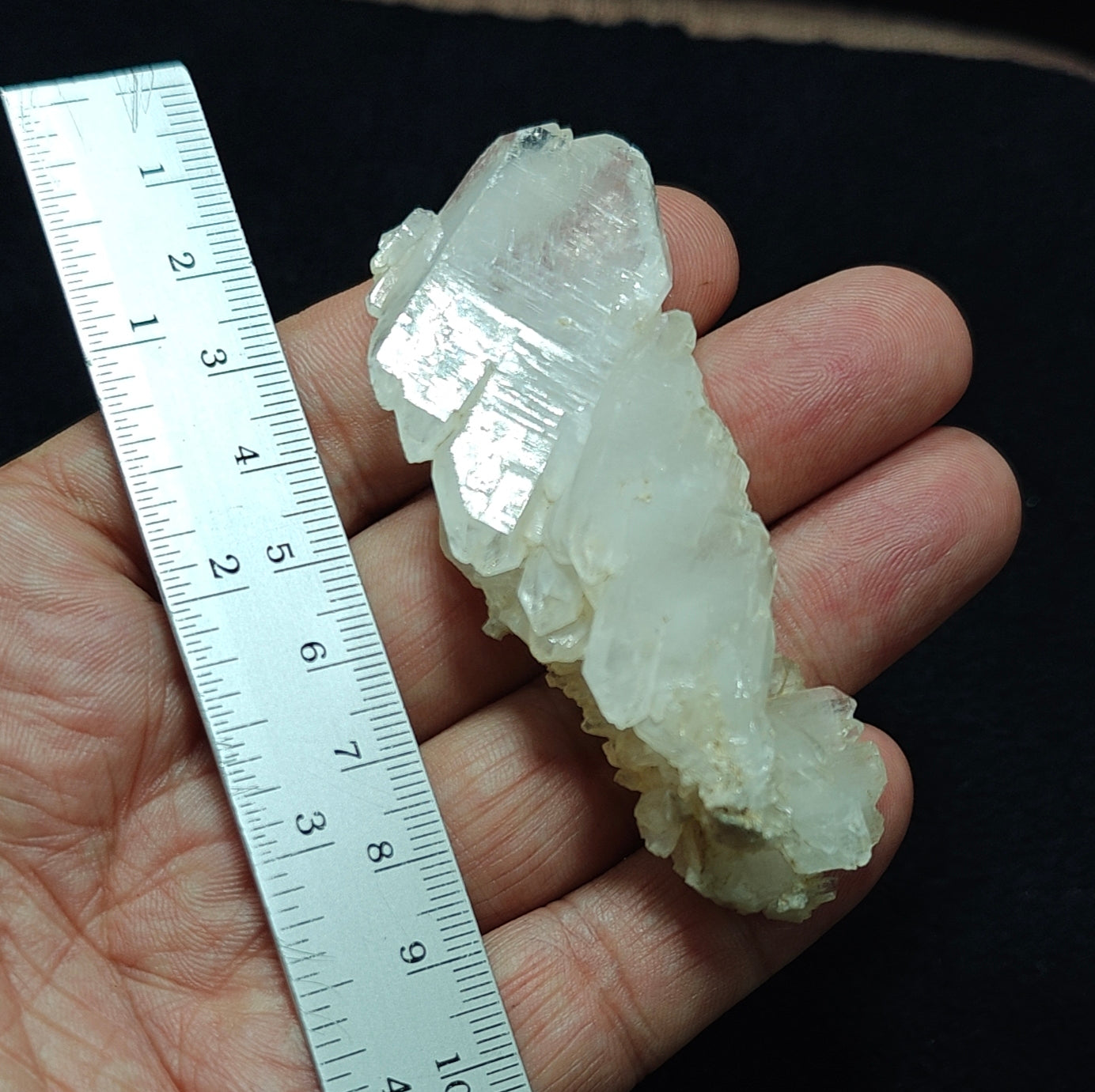 Single beautiful terminated Faden Quartz crystal specimen 45 grams