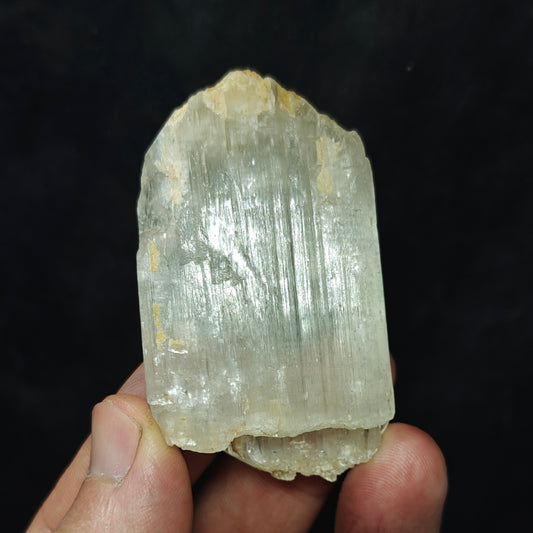 Natural spodumene crystal 81 grams