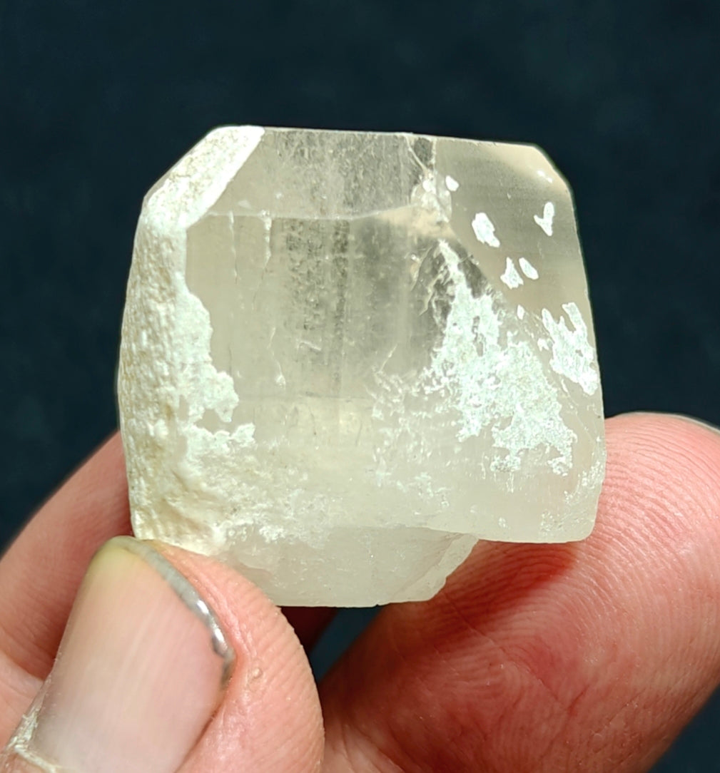 Single beautiful perfectly terminated topaz crystal 41 grams
