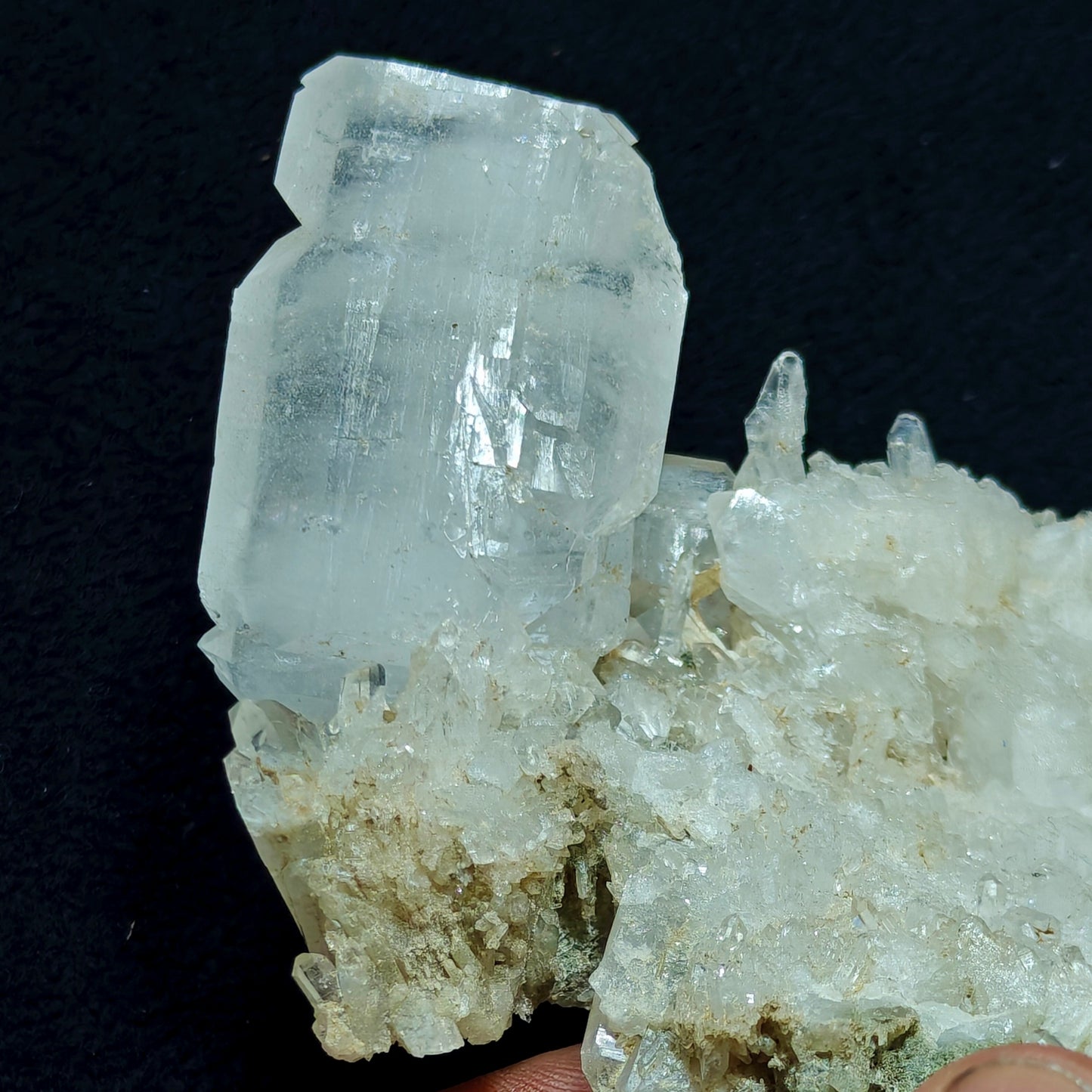 Natural Faden Quartz Crystal specimen 588 grams