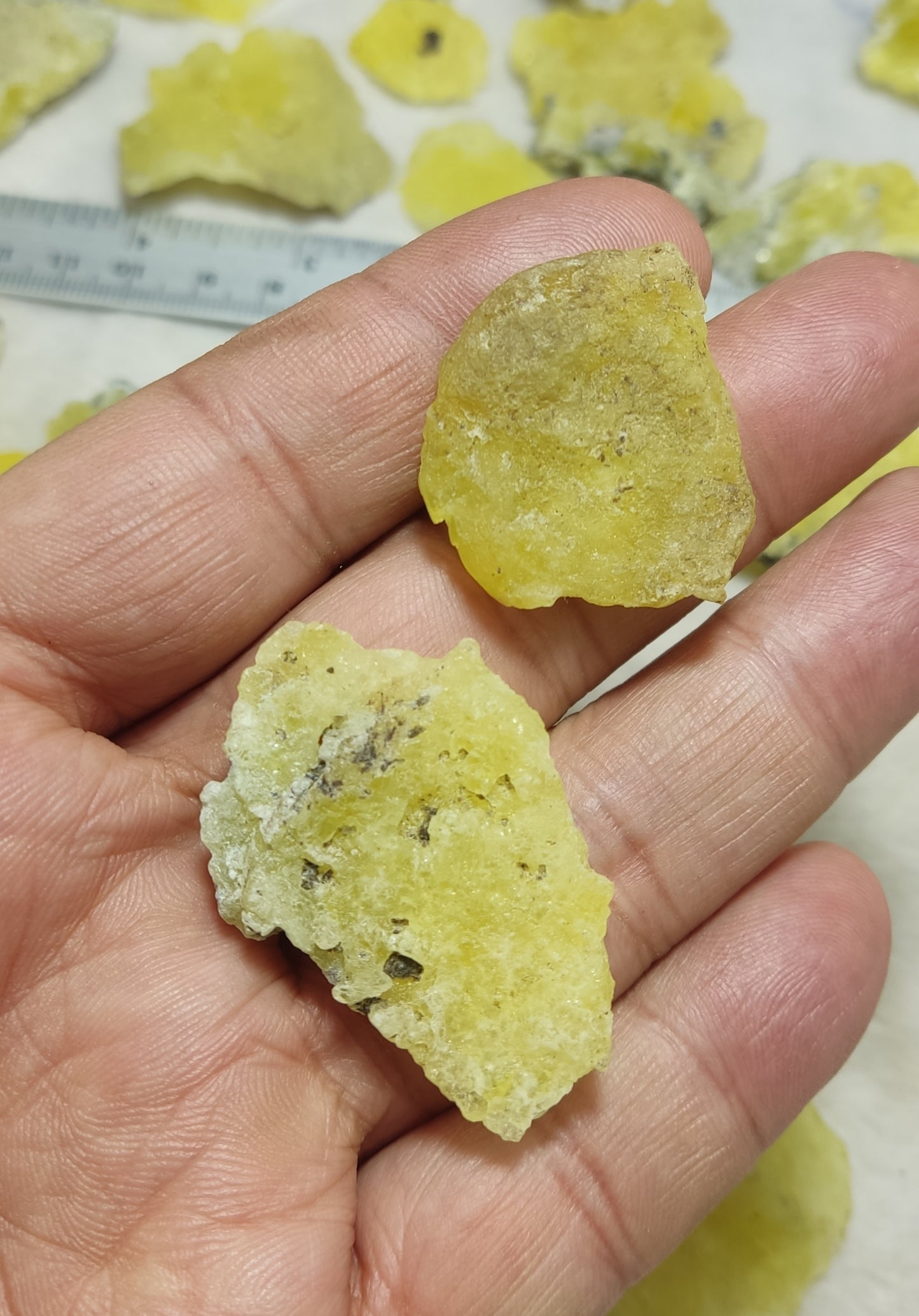 280 grams lot of Brucite