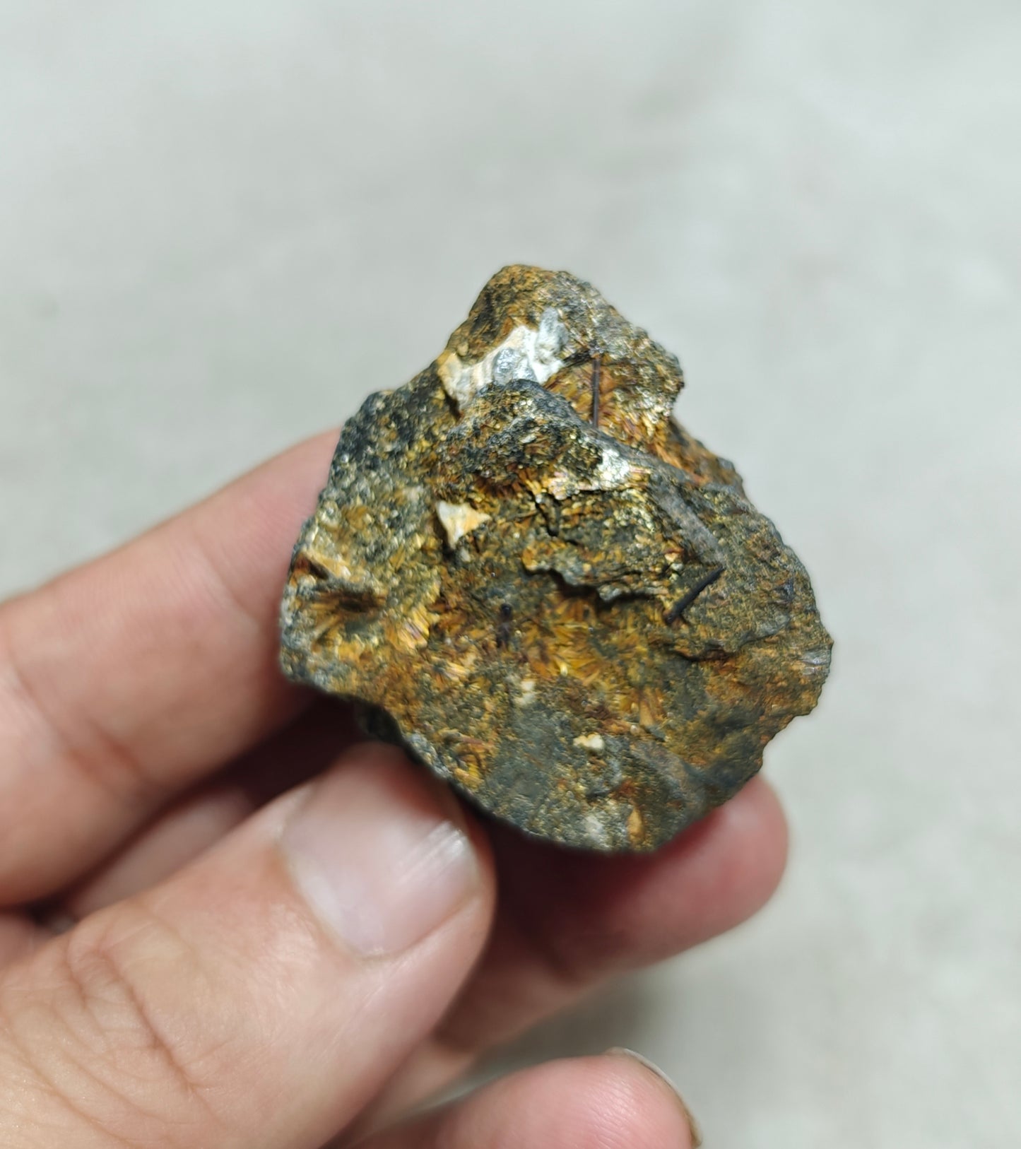 Rutiles on hematite 46 grams