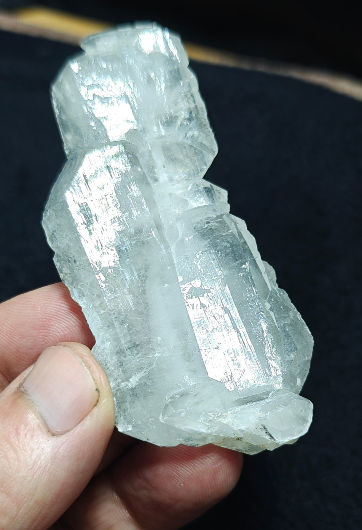Single beautiful terminated Faden Quartz crystal specimen 60 grams