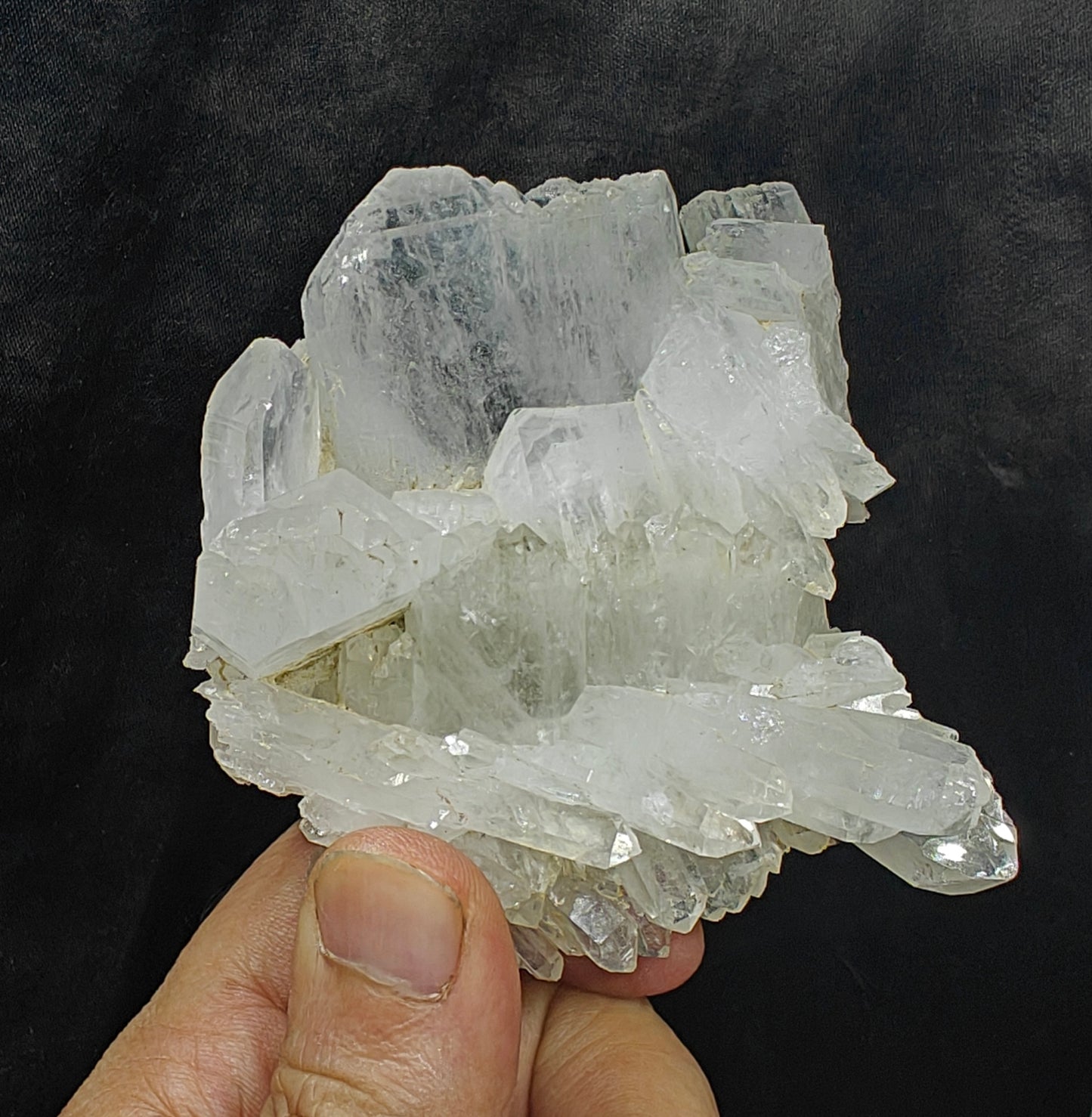 Natural Faden Quartz crystals specimenl 265 grams