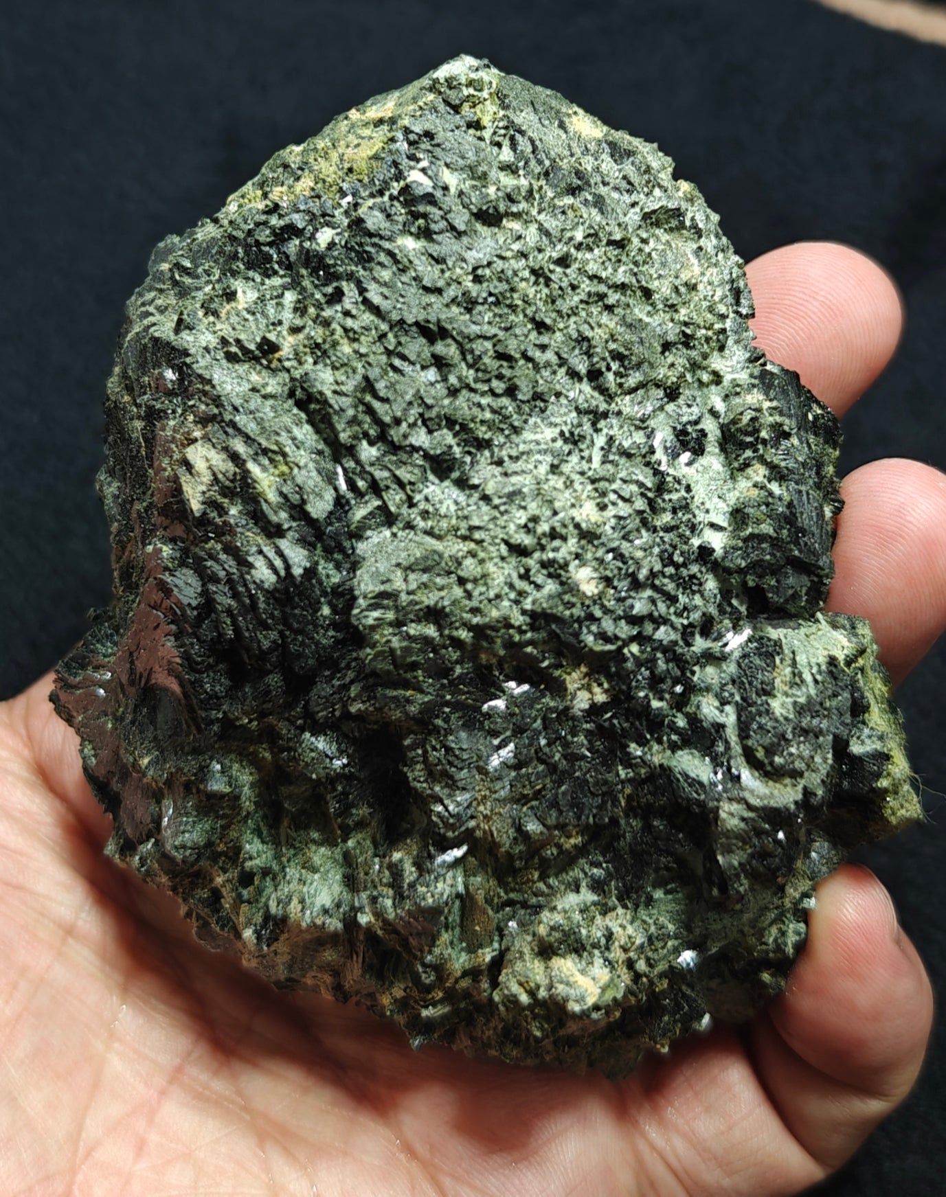 Lusterous Epidote specimen 587 grams