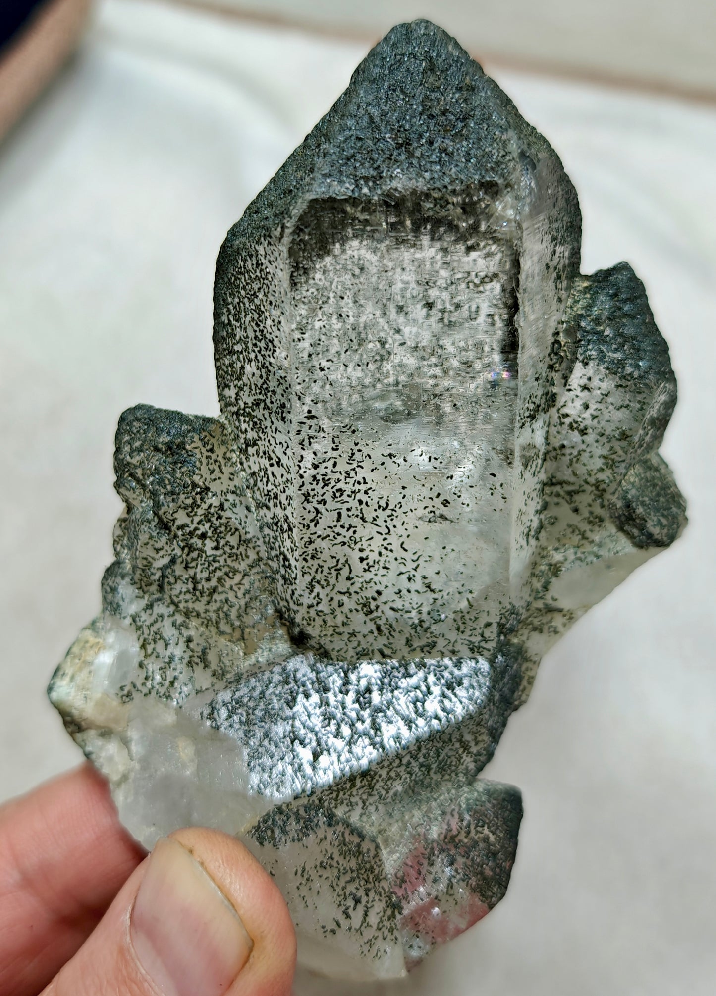Single beautifully terminated quartz Crystals with sprinkled chlorite 237 grams