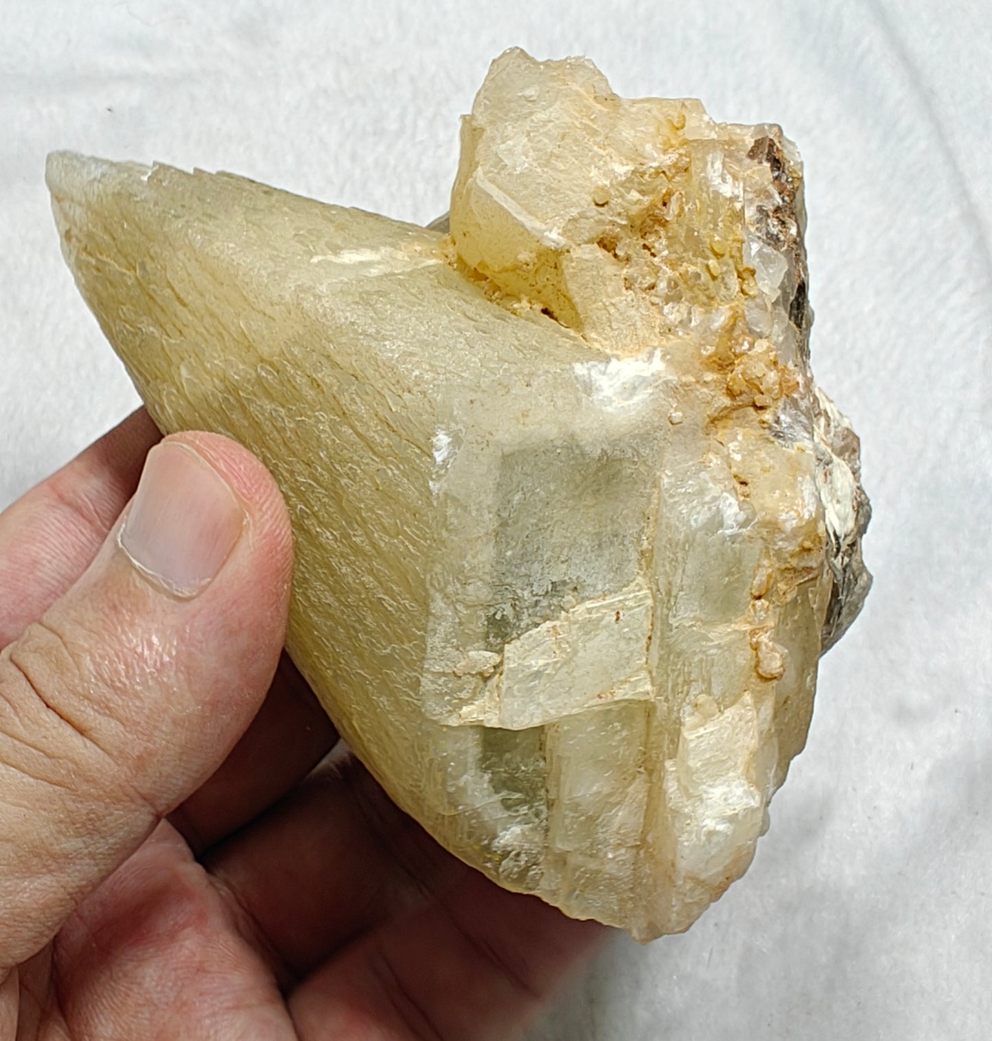 Single beautiful Dogteeth calcite crystals with beautiful terminations 419 grams