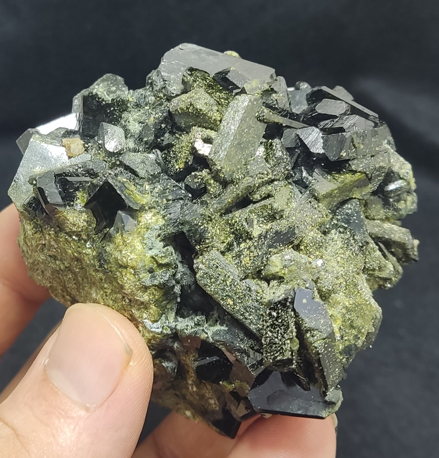 Epidote cluster natural terminations 298 grams