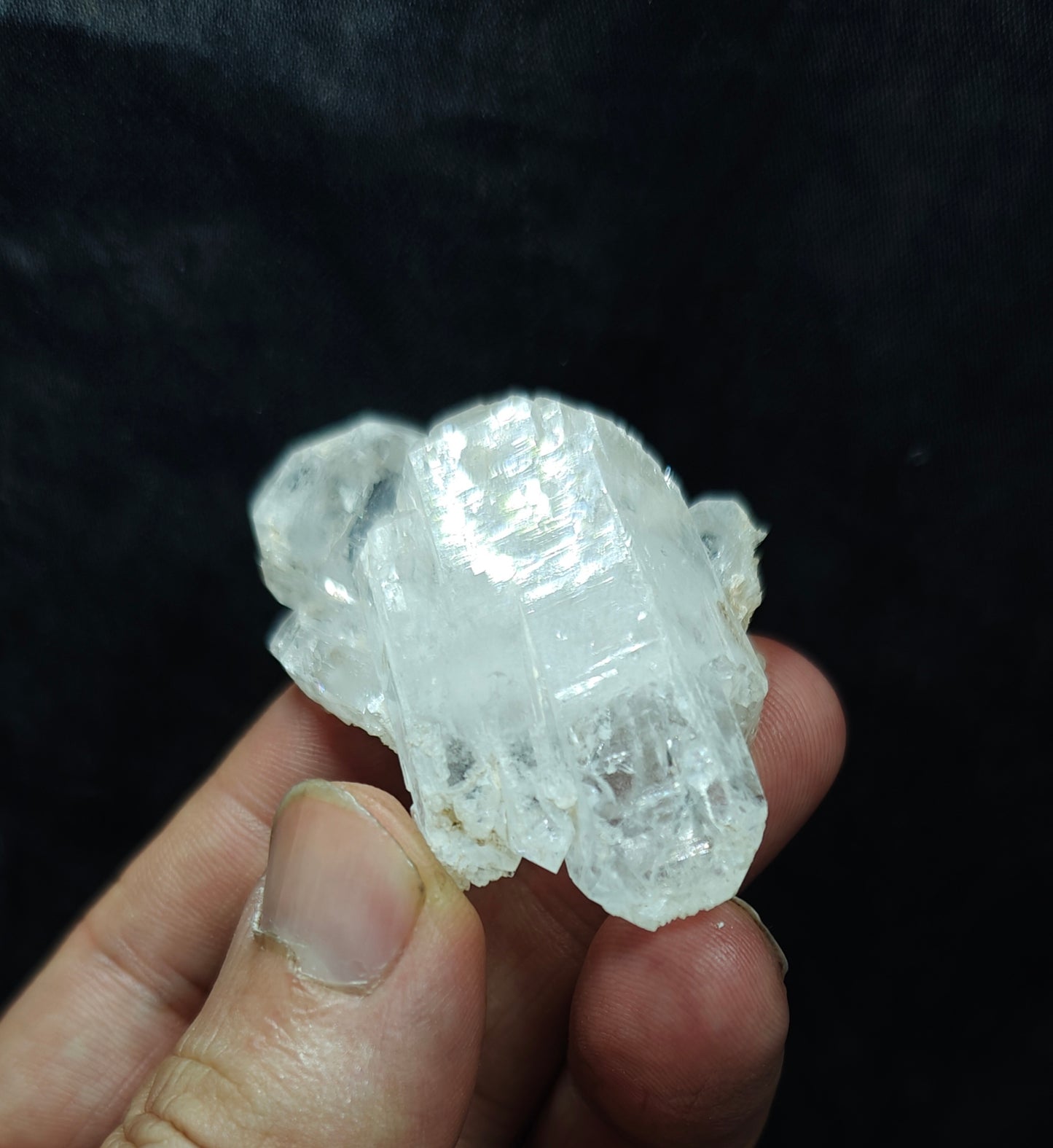 Natural terminated Faden Quartz crystals specimen 41 grams
