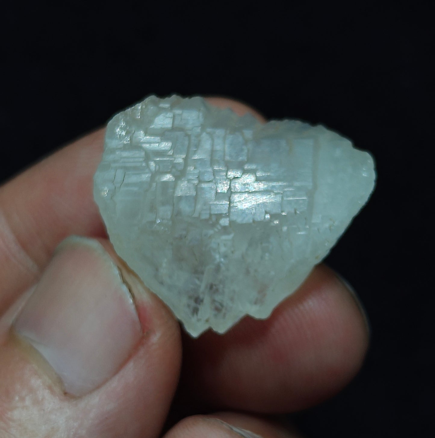 Natural gwindel quartz crystal 9 grams