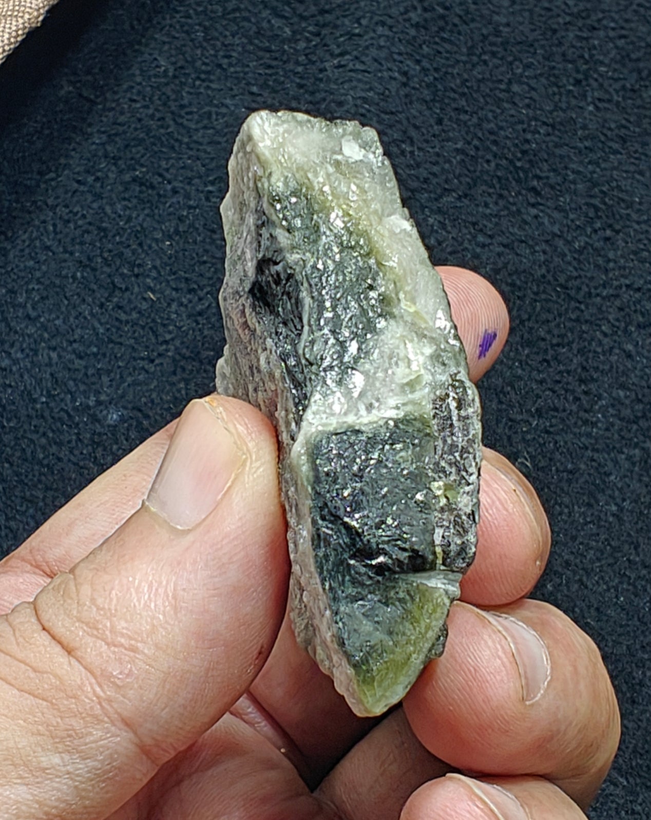 Dark green Tourmalines crystal 80 grams