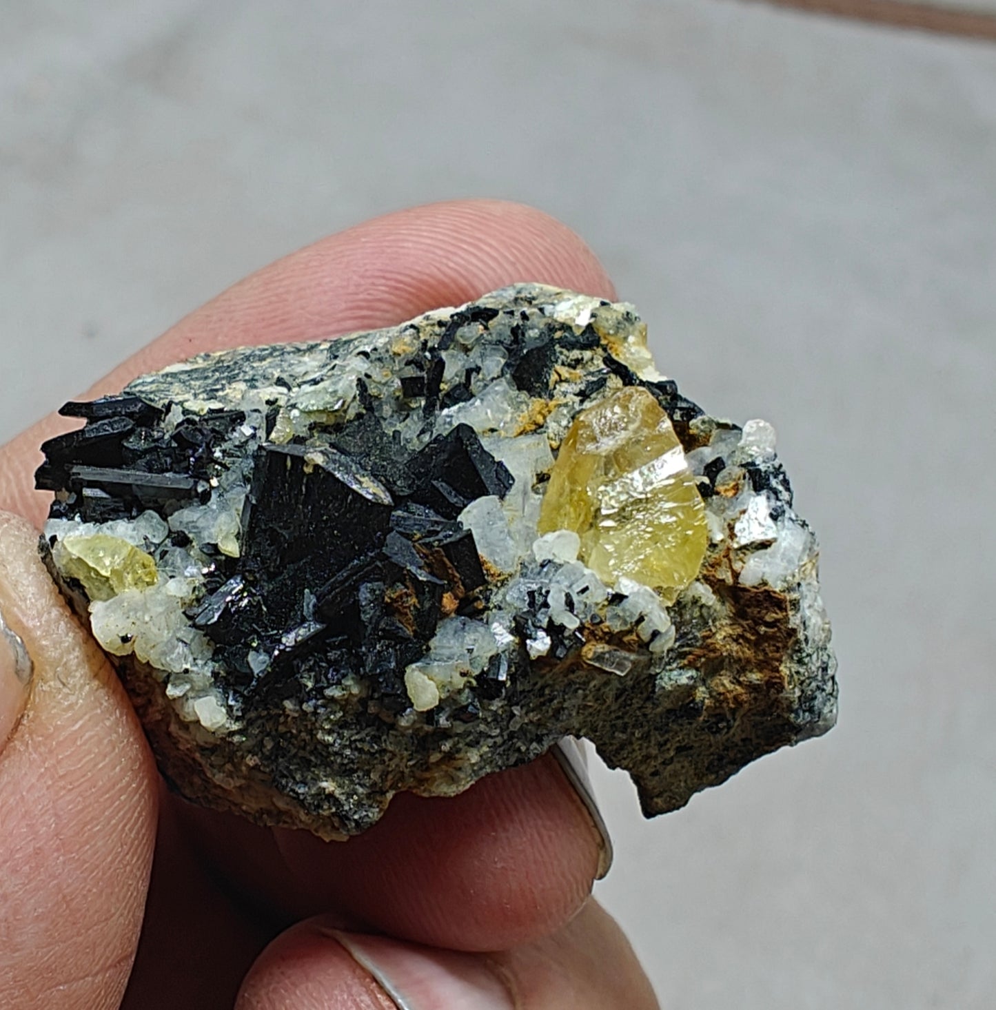 Titanite sphene with actinolite or possibly aegirine on matrix 23 grams