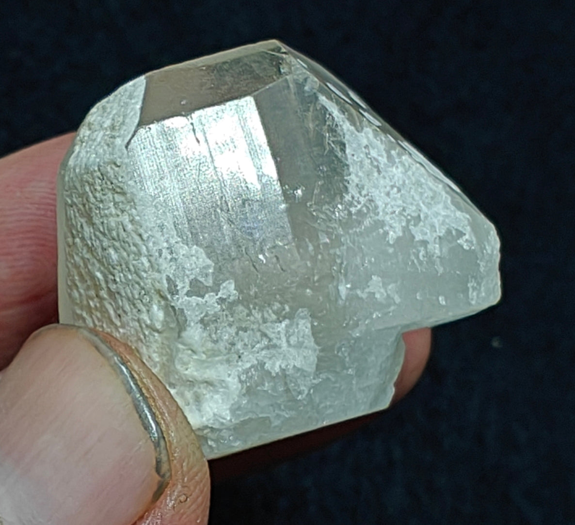 Single beautiful perfectly terminated topaz crystal 41 grams