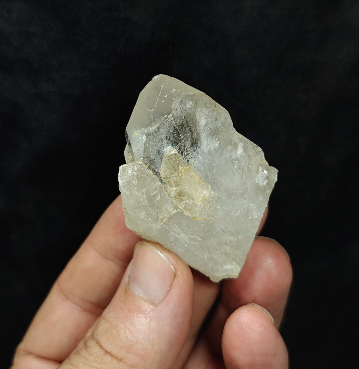 Natural gwindel quartz crystal 58 grams