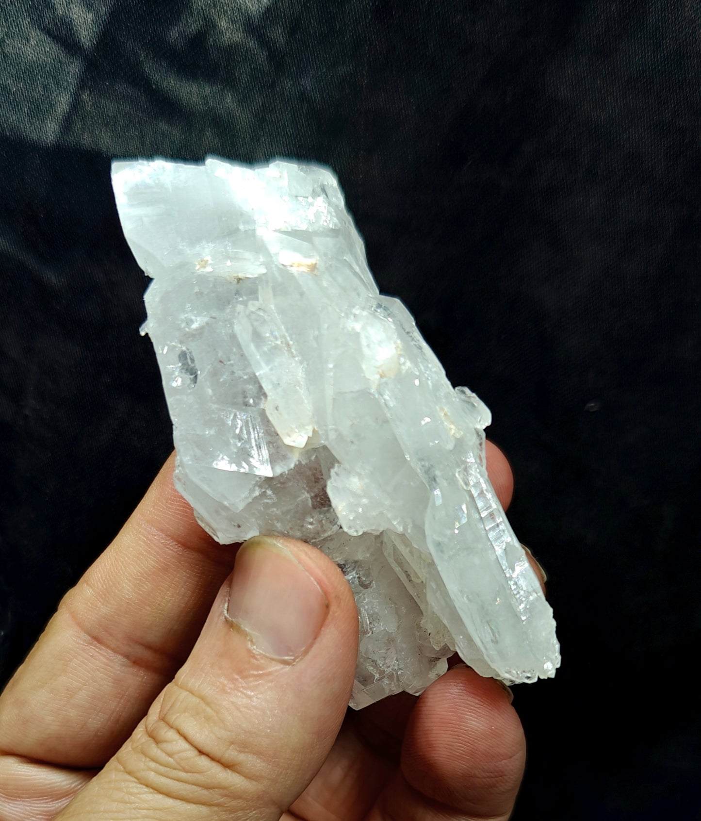 Natural terminated Faden Quartz crystals cluster 91 grams