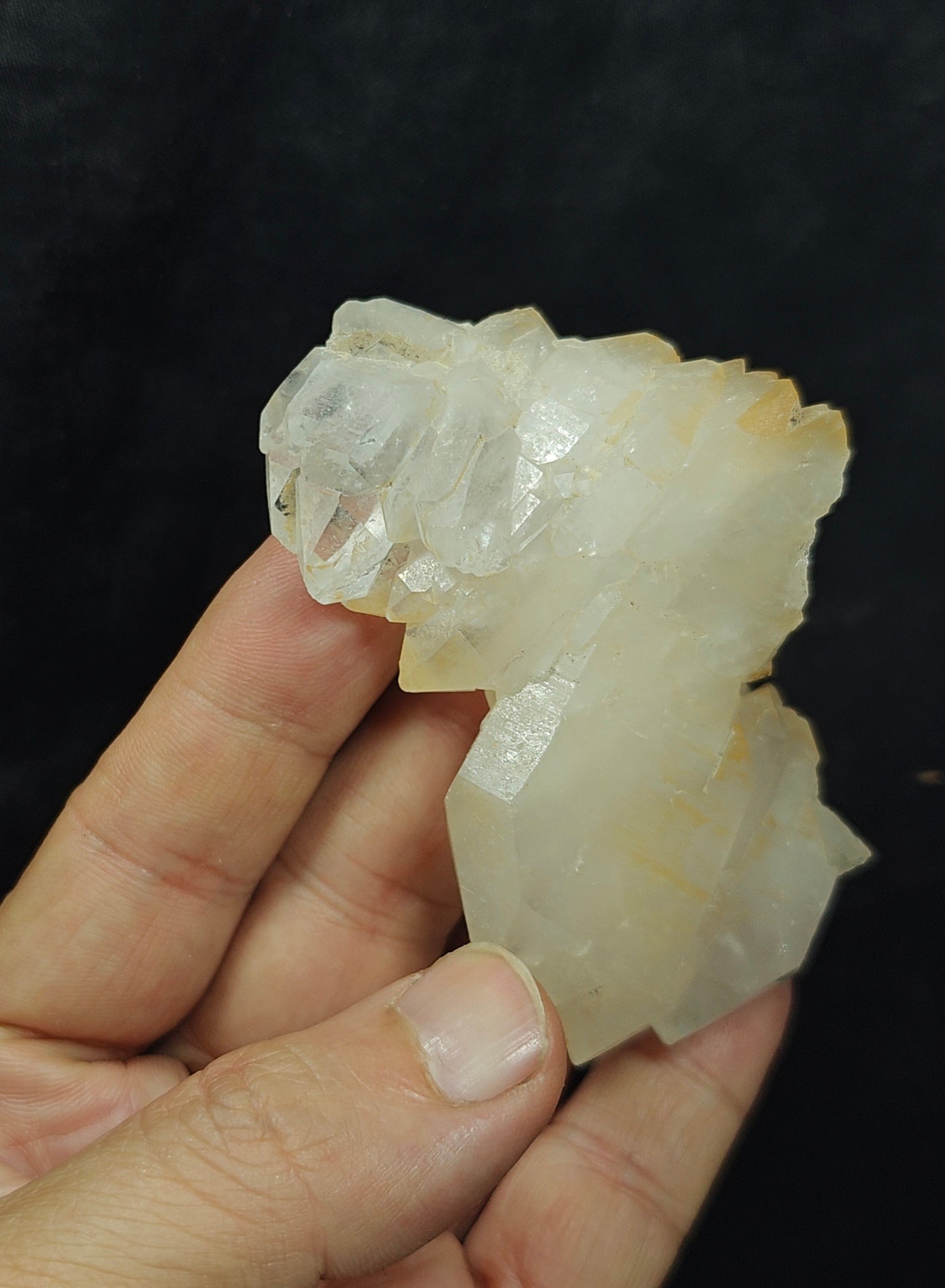 Quartz crystals cluster specimen 130 grams