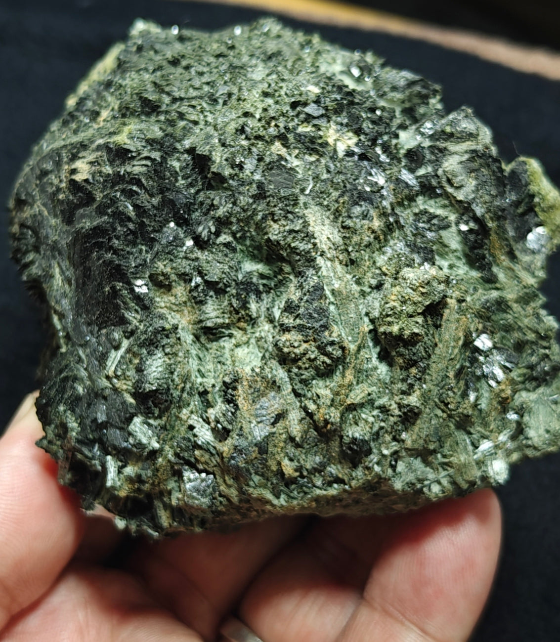 Lusterous Epidote specimen 587 grams