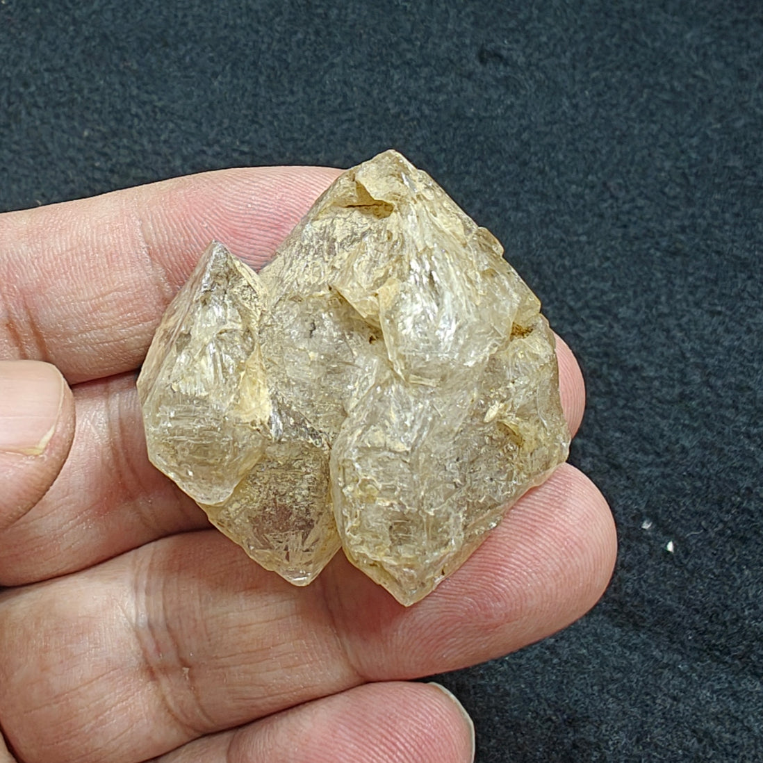 Natural window quartz fenster quartz crystal 38 grams