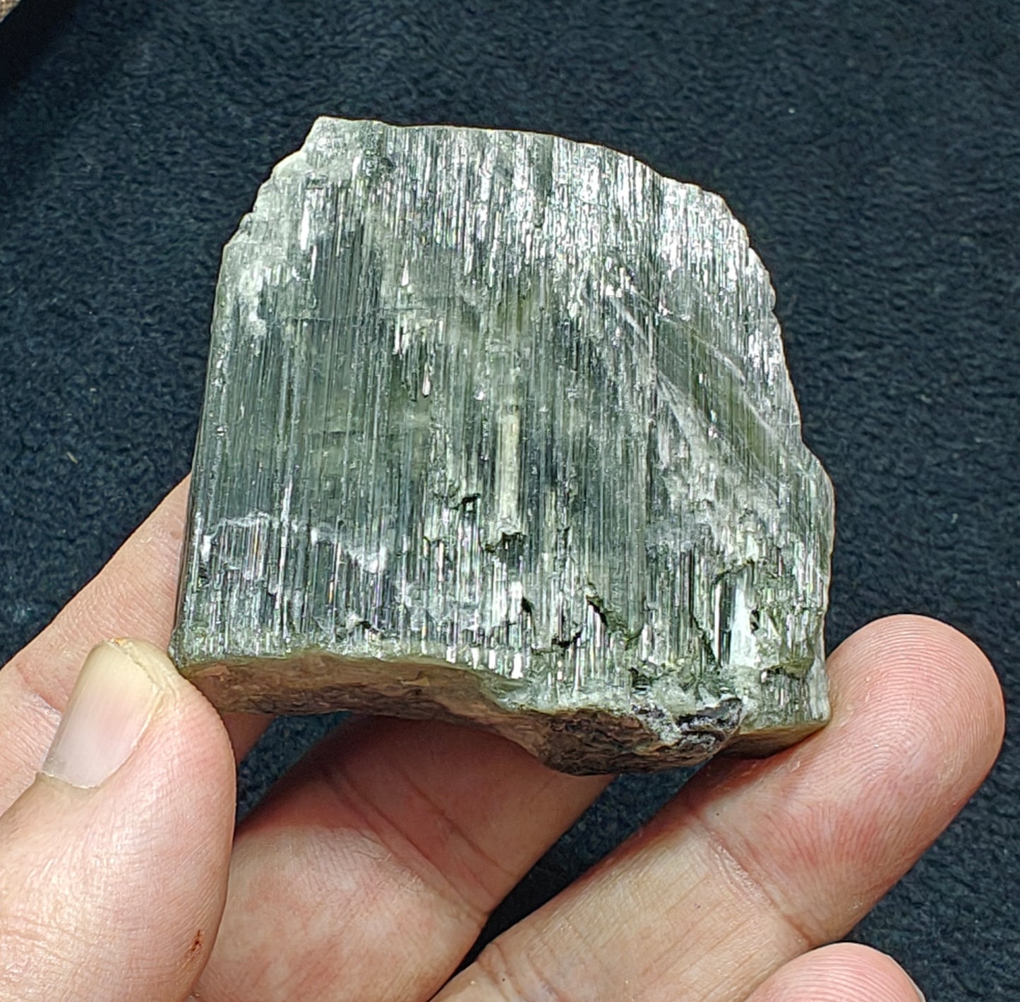 Dark green Tourmalines crystal 80 grams