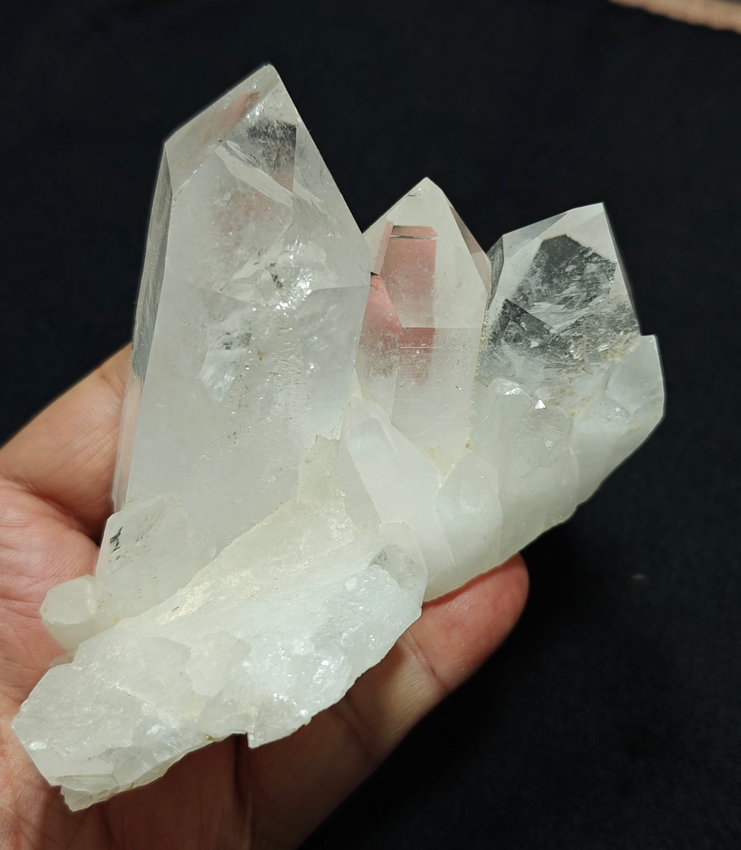 An amazing specimen of Quartz Crystals cluster self standing specimen 515 grams
