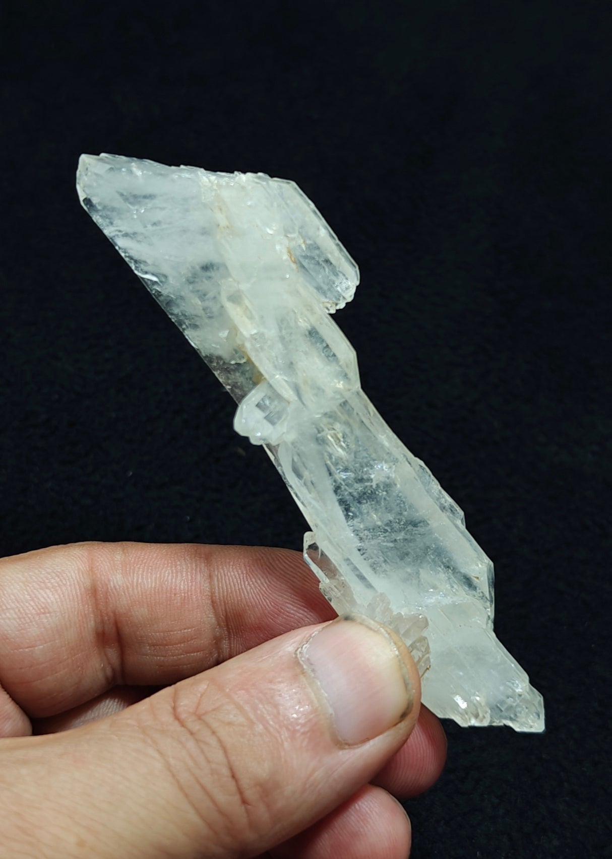Single beautiful terminated Faden Quartz crystal specimen 44 grams
