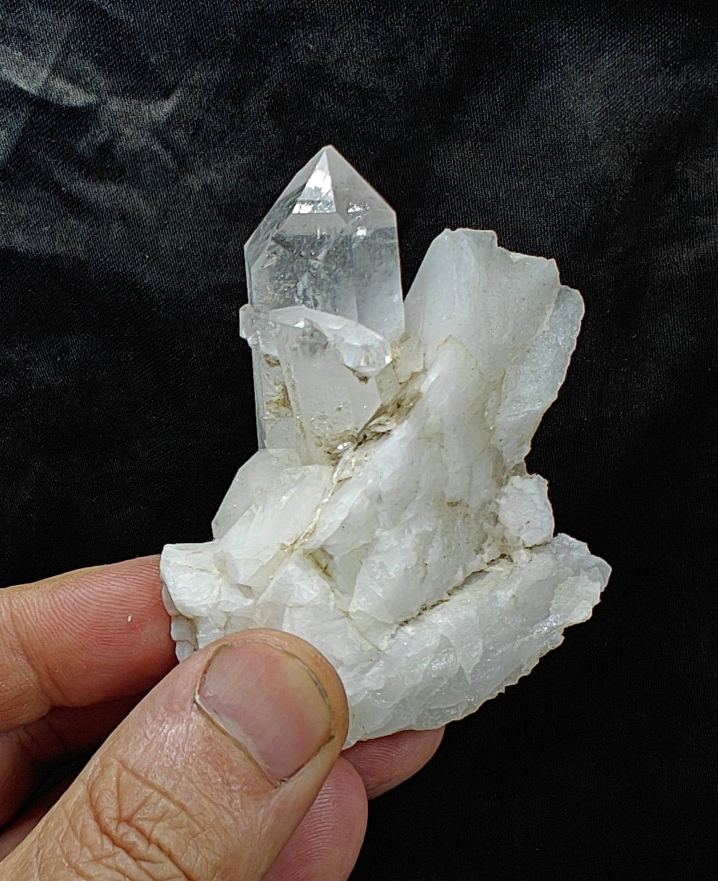 Natural Quartz Crystal 122 grams