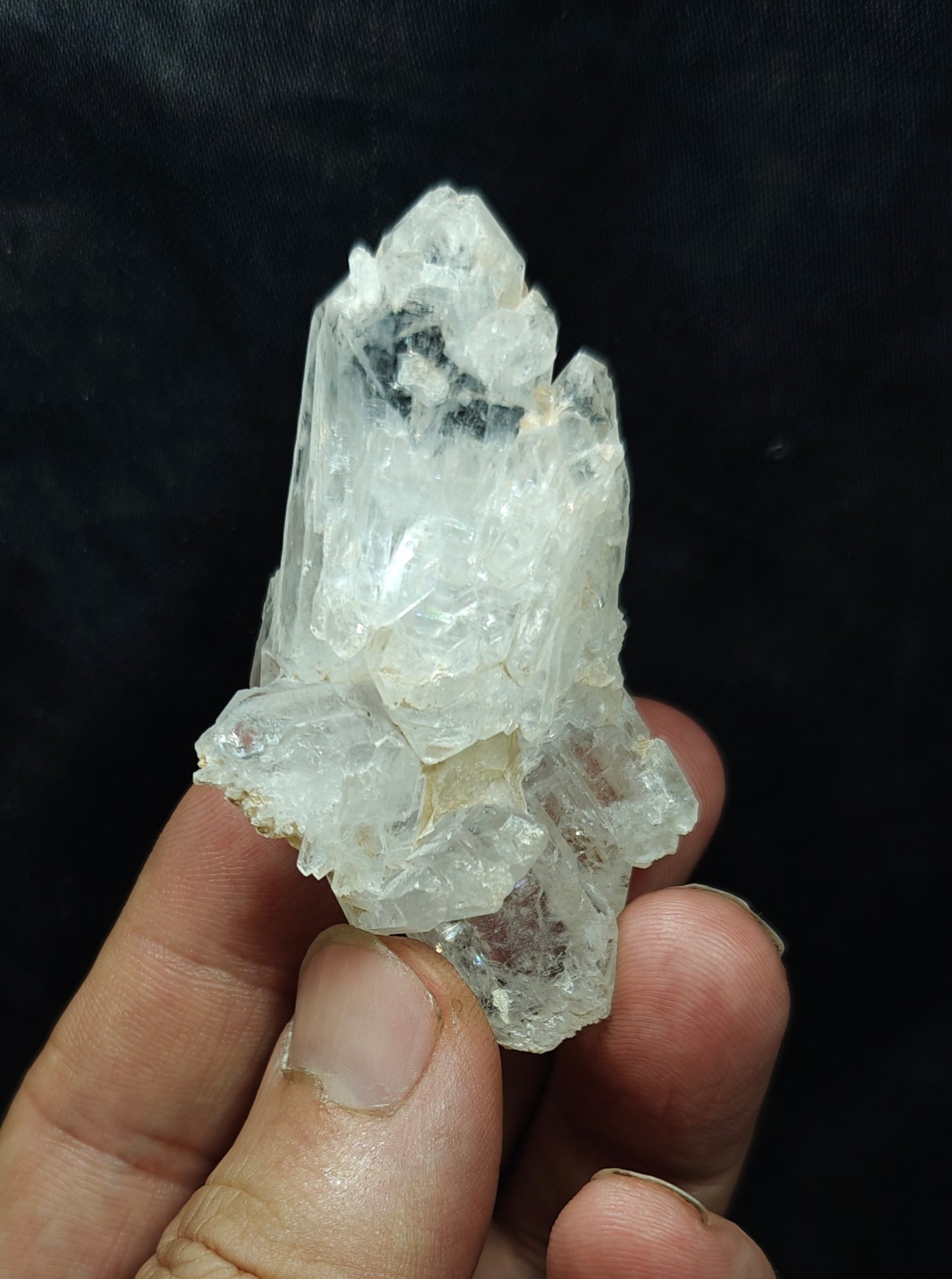 Natural terminated Faden Quartz crystals specimen 41 grams