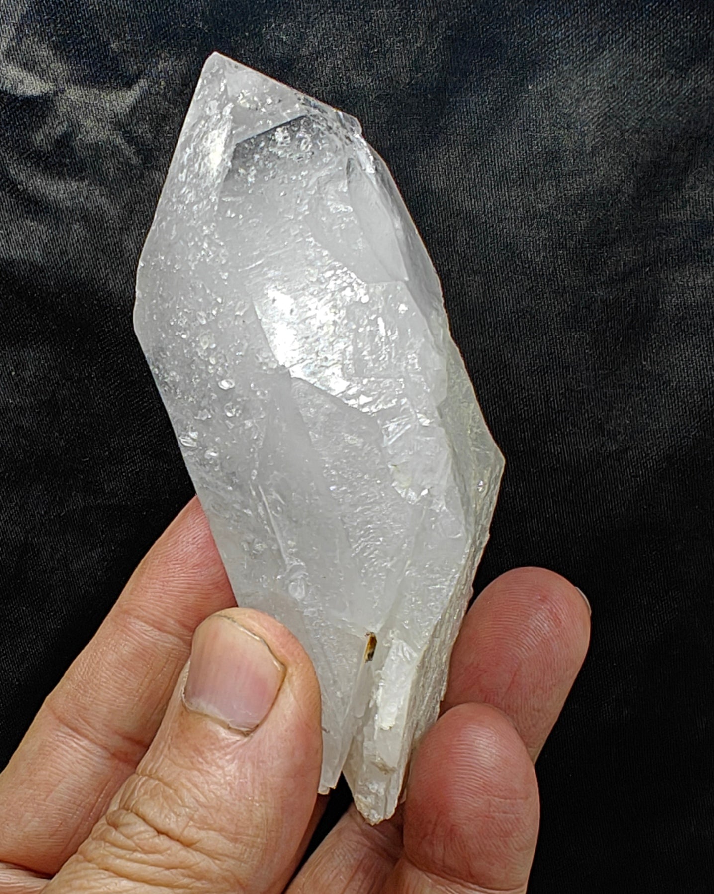 An amazing terminated Quartz Crystal 193 grams