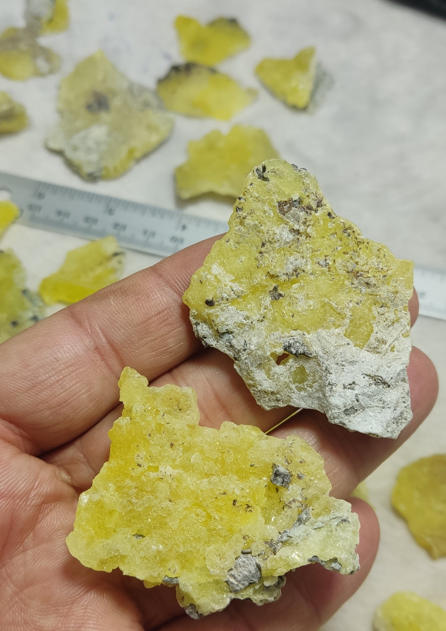 280 grams lot of Brucite