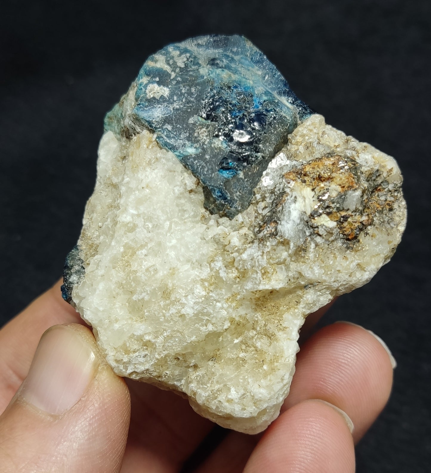 Lazurite/Sodalite/hauynite with Partly Fluorescent 99 grams