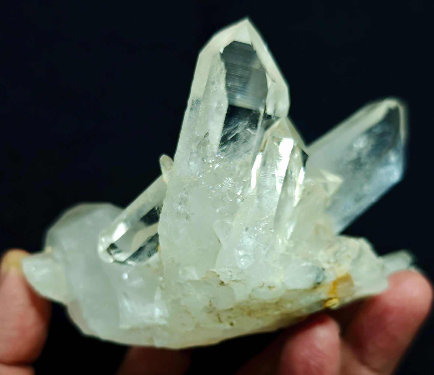 An amazing Quartz Crystals cluster with multiple Terminated Quartz Crystals 552 grams