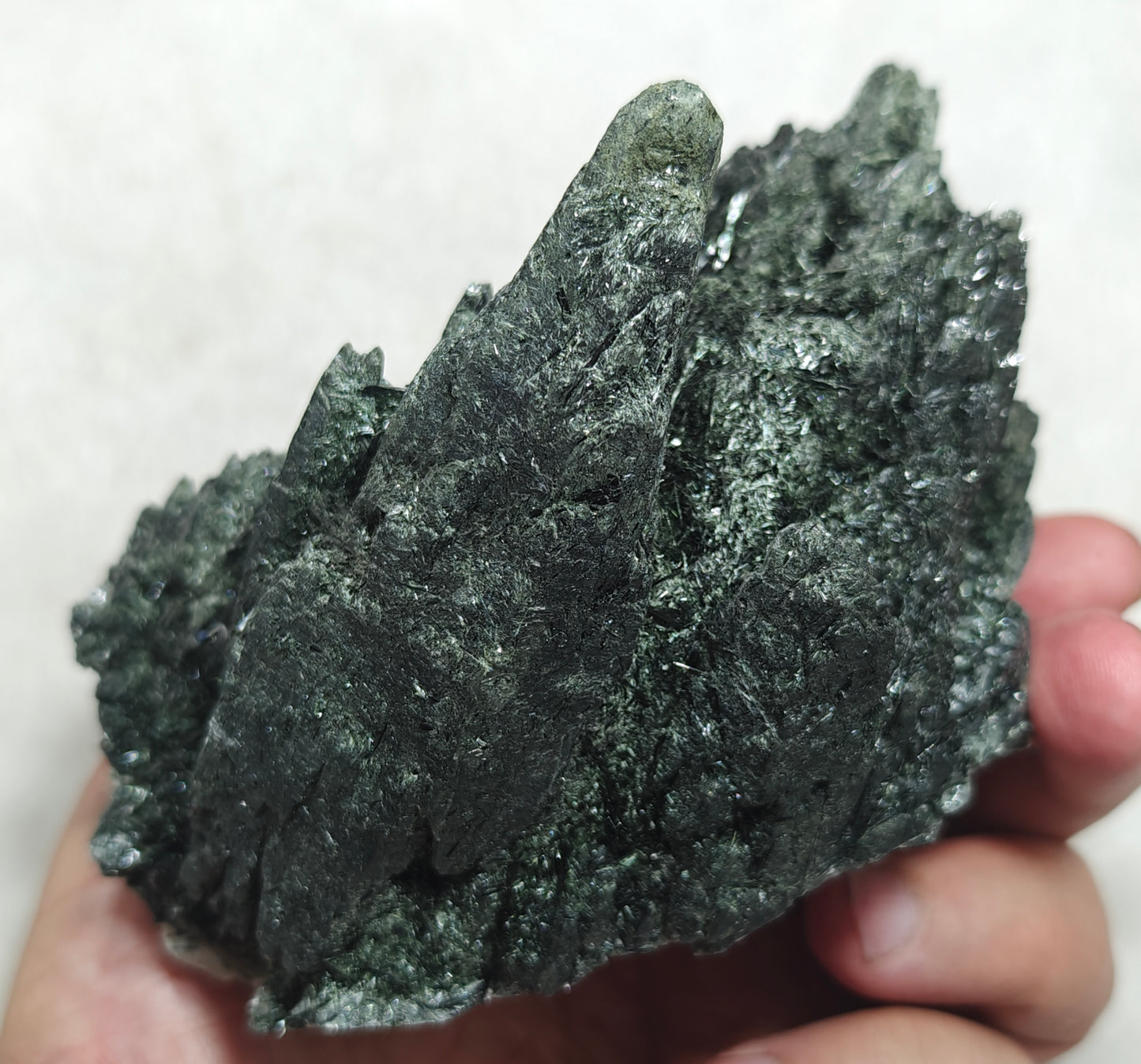 An Aesthetic large Natural beautifully terminated Chlorite Quartz crystals cluster 835 grams