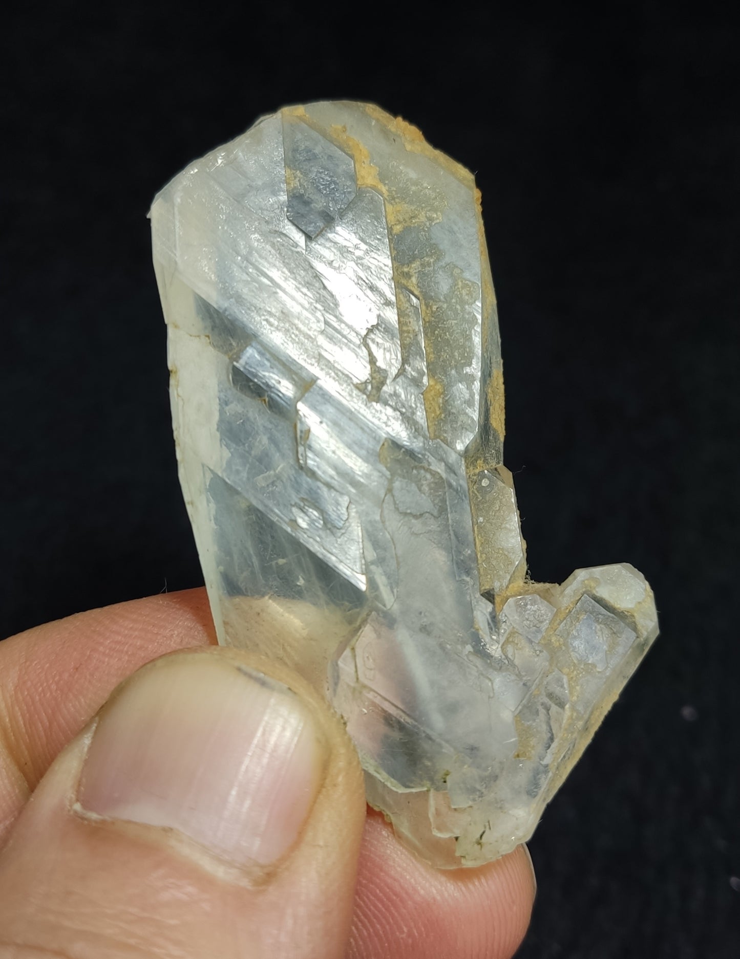 Faden/amphibole Quartz Crystal 23 grams