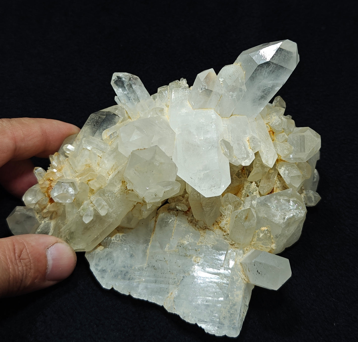 An amazing specimen terminated quartz crystals with faden and chlorite inclusions 639 grams