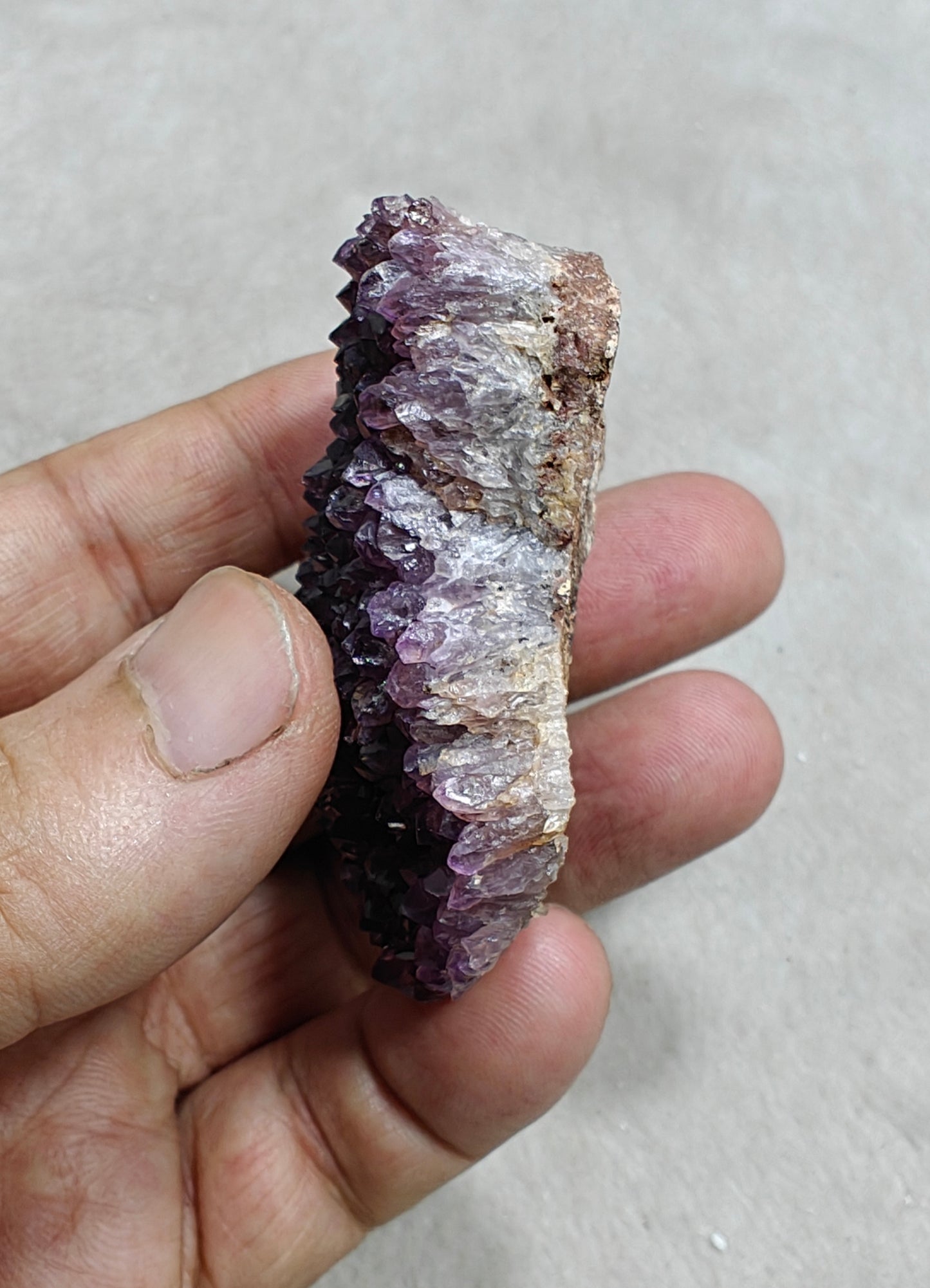 Drusy Amethyst crystals Cluster 89 grams