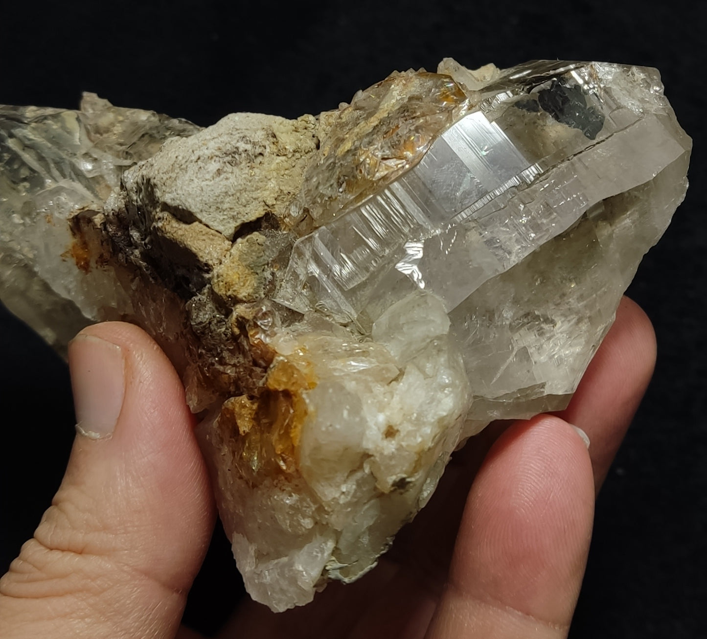 Natural terminated Quartz Crystal Specimen 436 grams