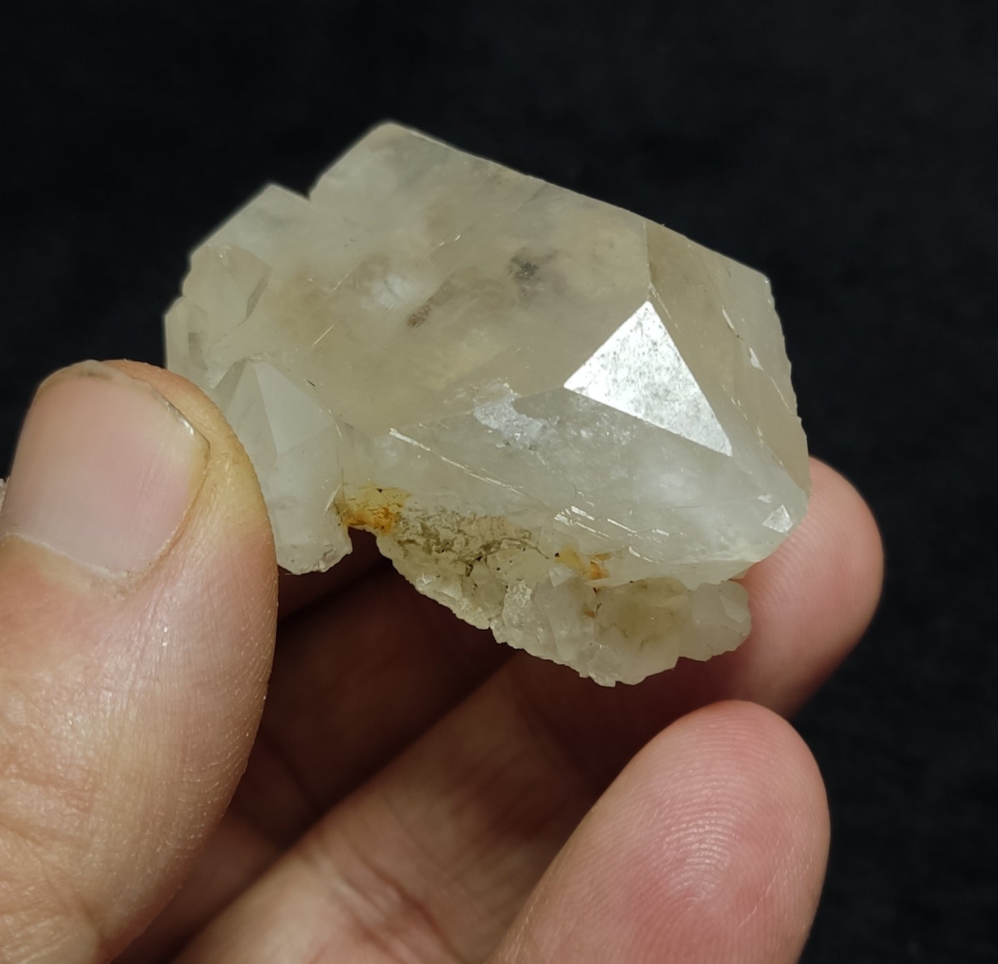 Natural terminated gwindel Like Quartz crystal 63 grams