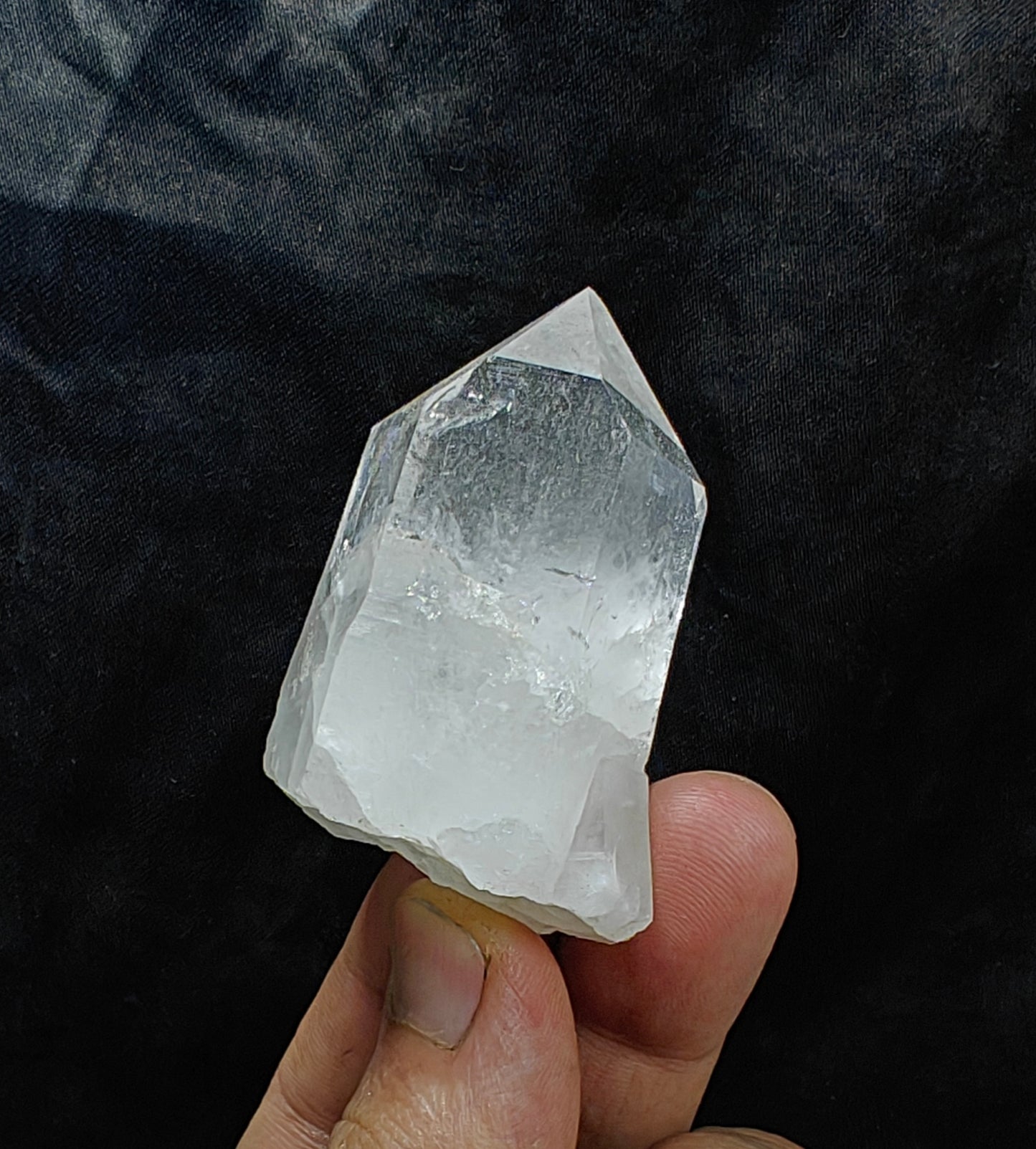 Natural clear quartz crystal 72 grams