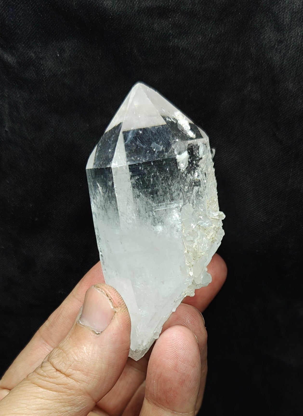 Quartz Crystal with beautiful terminations 154 grams