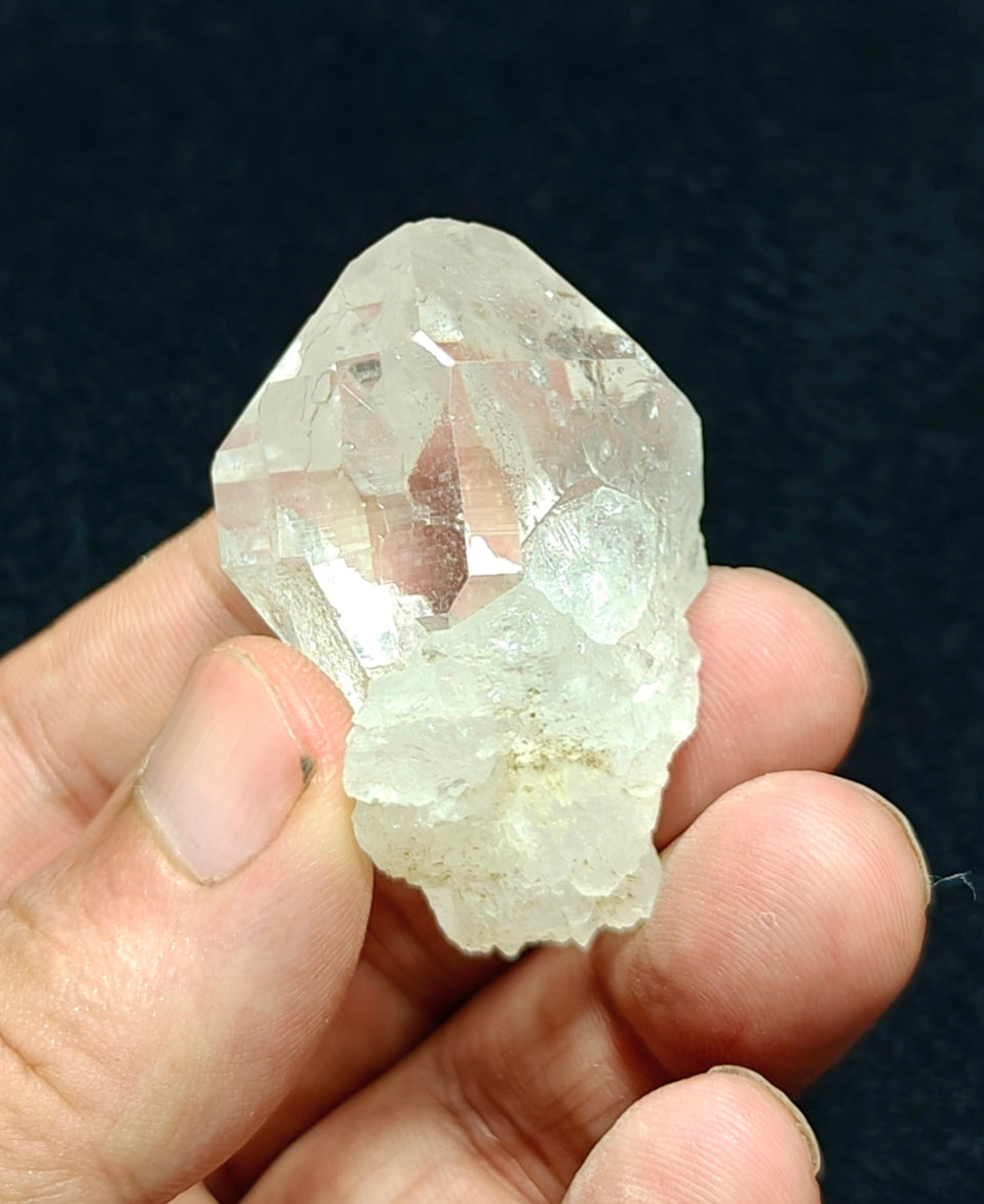 An amazing specimen of twin terminated clear Quartz Crystals 44 grams