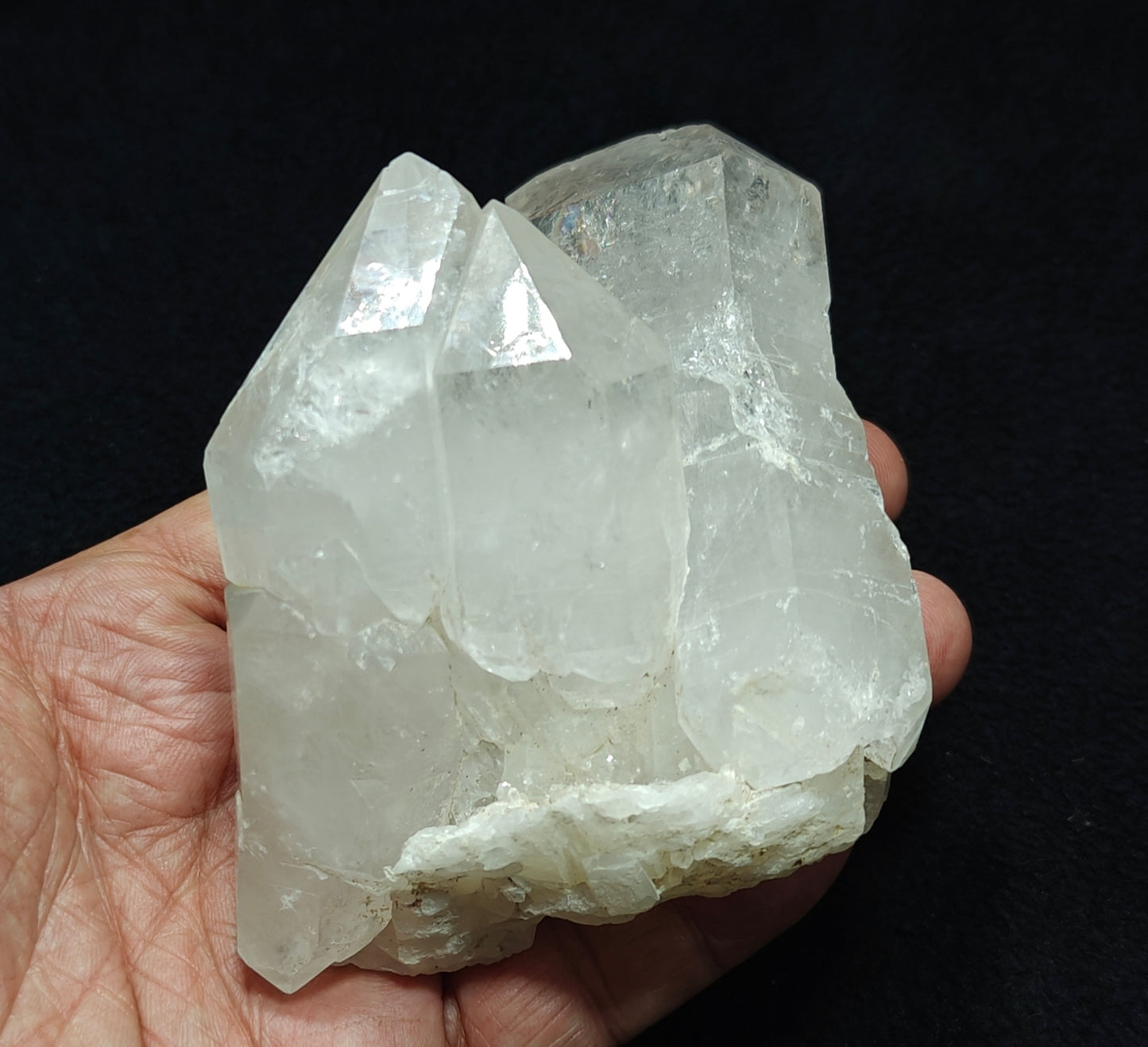 An amazing specimen of beautifully terminated quartz Crystals 433 grams