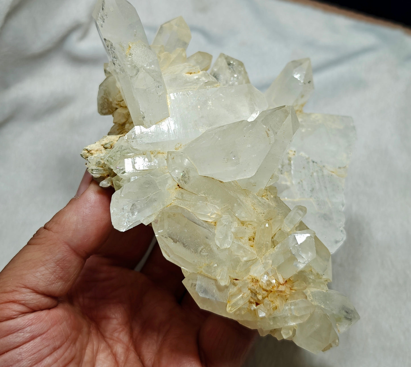 An amazing specimen terminated quartz crystals with faden and chlorite inclusions 639 grams