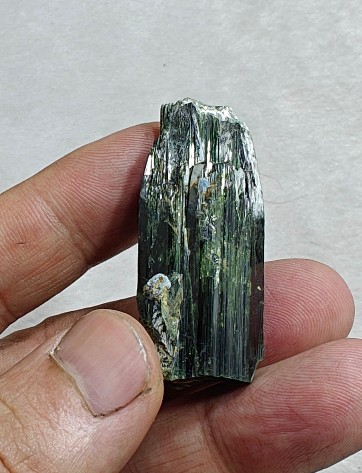 Natural aegirine crystal 21 grams
