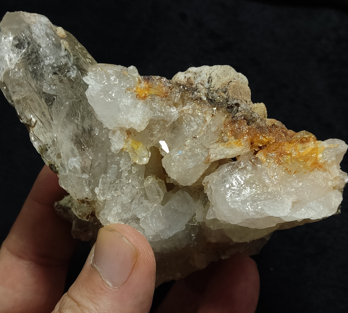 Natural terminated Quartz Crystal Specimen 436 grams