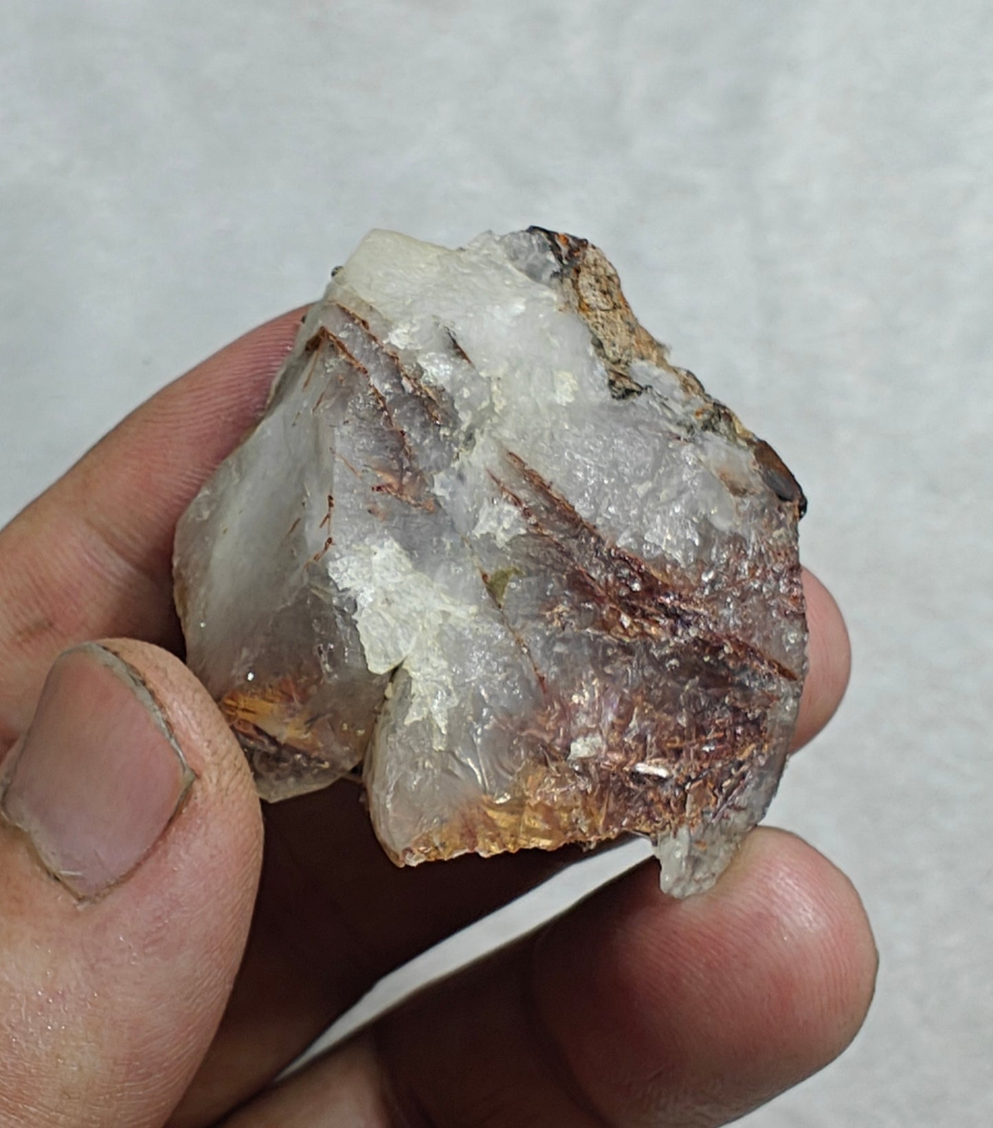 Natural Quartz Crystal with Rutiles Saginite 36 grams