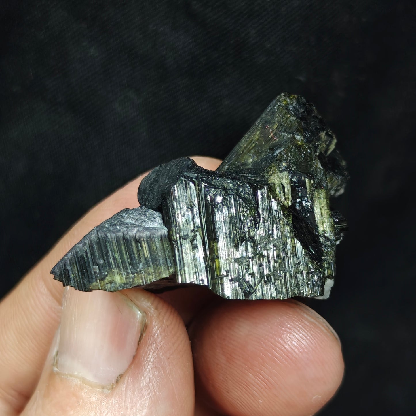 Dark green color Tourmaline with chatoyance effect 19 grams